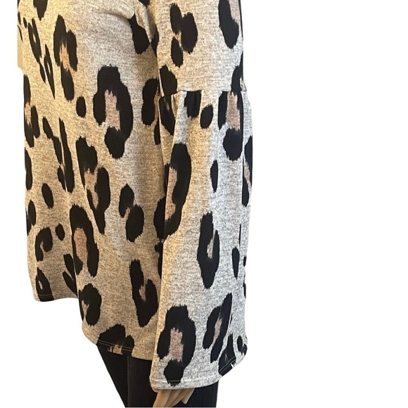 Casual Collection by F & F Gray and Black Animal Print Dolman Sleeve Sweater - Picture 6 of 9